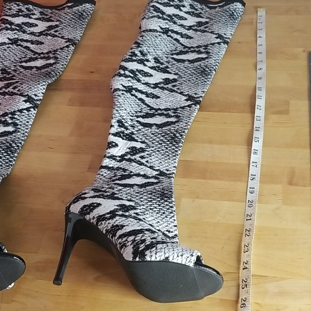 Black / white over the knee boot size 8 - Picture 8 of 9
